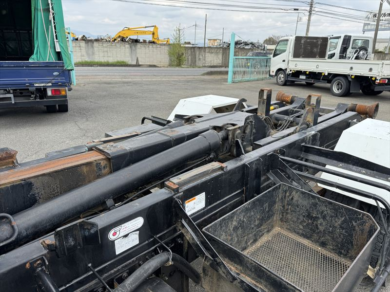 新明和アームロール 4t|中古トラックの販売・買取・査定のアイナビ