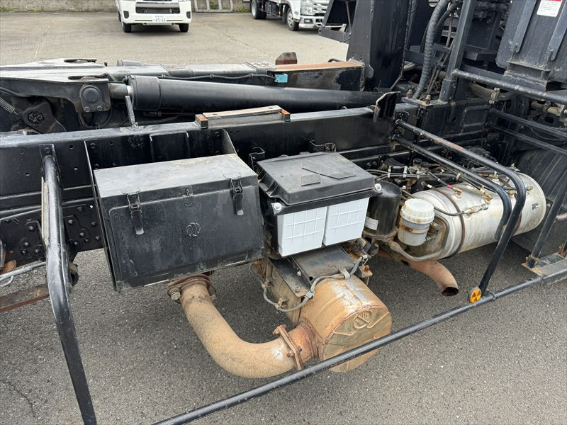 新明和アームロール 4t|中古トラックの販売・買取・査定のアイナビ