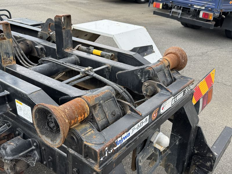 新明和アームロール 4t|中古トラックの販売・買取・査定のアイナビ