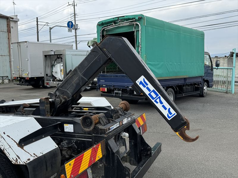 新明和アームロール 4t|中古トラックの販売・買取・査定のアイナビ