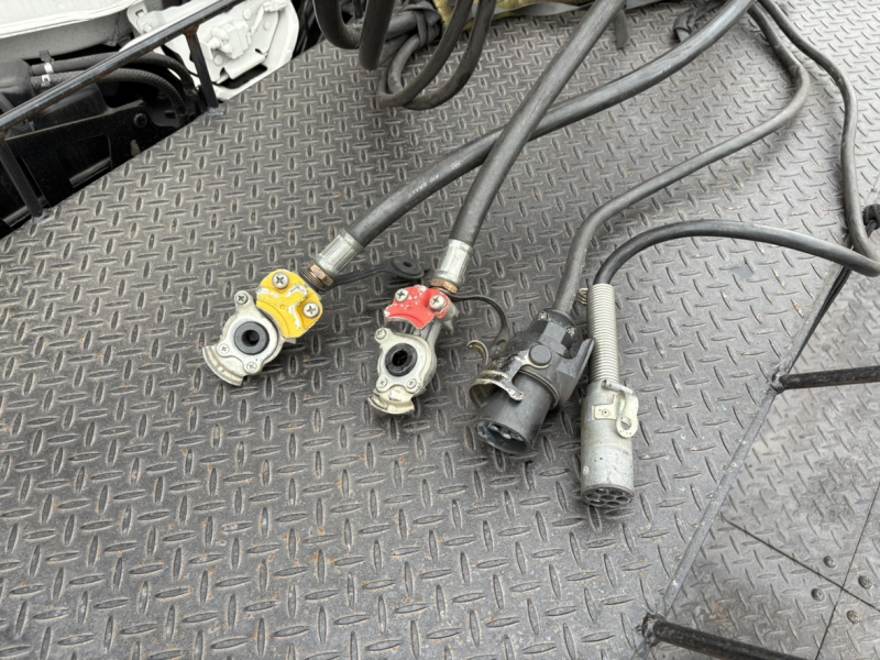 H29年式、ギガ、第5輪16t、ハイルーフトラクタ|中古トラックの販売・買取・査定のアイナビ