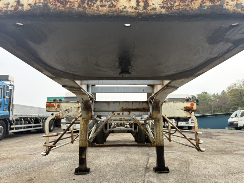 H元年式、海コンシャーシ20ft2軸、車検付|中古トラックの販売・買取・査定のアイナビ