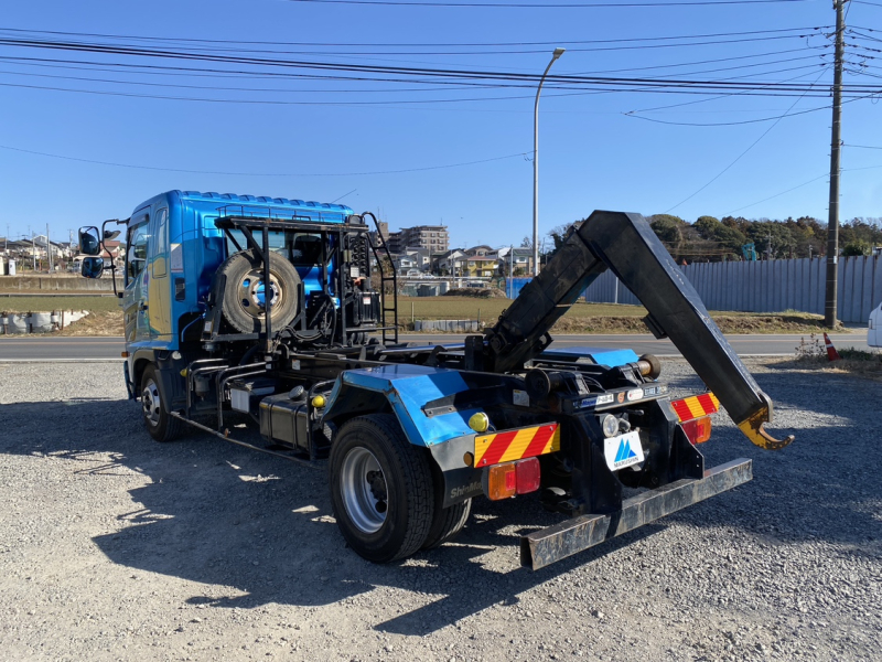 H26年式アームロール車|中古トラックの販売・買取・査定のアイナビ