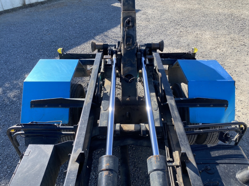 H26年式アームロール車|中古トラックの販売・買取・査定のアイナビ