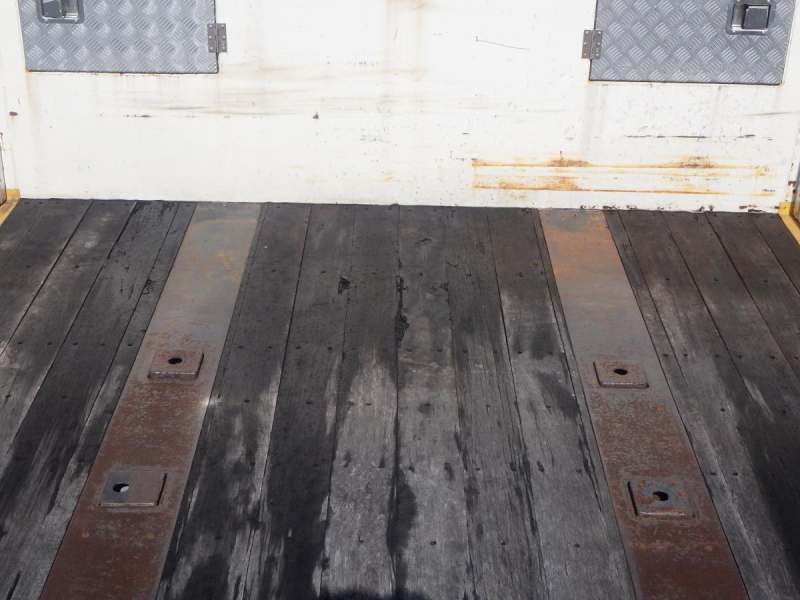 増トン アルミ平 積載7.6t|中古トラックの販売・買取・査定のアイナビ