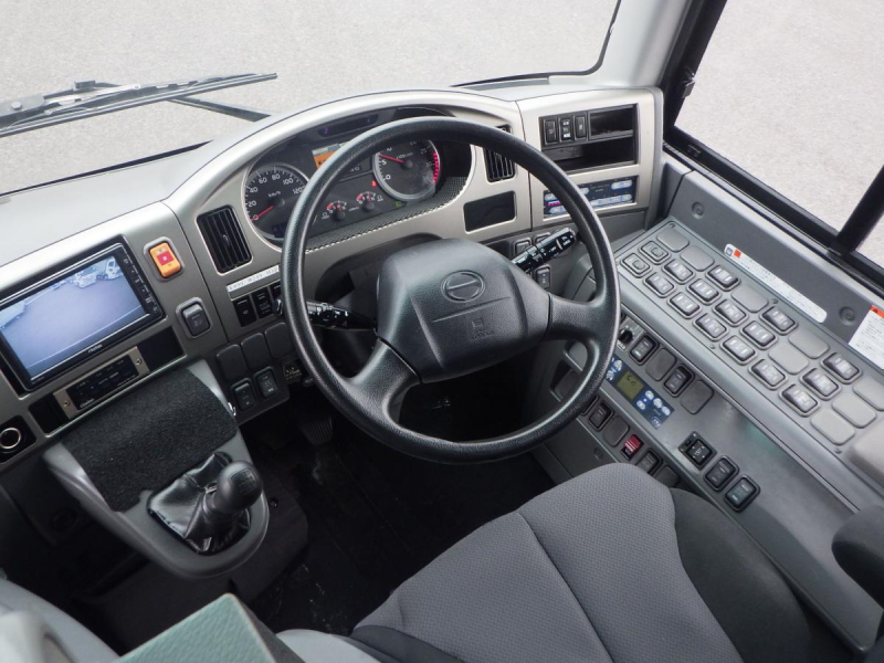 中型バス 29人乗 スイングドア 回転サロンシート|中古トラックの販売・買取・査定のアイナビ