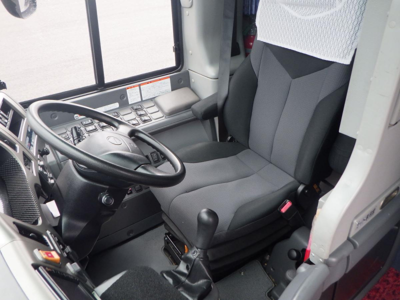 中型バス 29人乗 スイングドア 回転サロンシート|中古トラックの販売・買取・査定のアイナビ