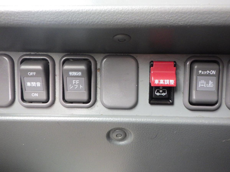 中型バス 29人乗 スイングドア 回転サロンシート|中古トラックの販売・買取・査定のアイナビ