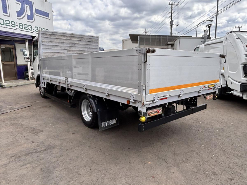 エルフ ワイドロング平ボディー アルミブロック 積載2000kg|中古トラックの販売・買取・査定のアイナビ