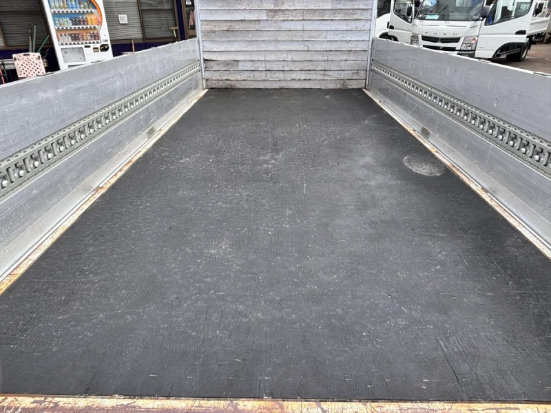 エルフ ワイドロング平ボディー アルミブロック 積載2000kg|中古トラックの販売・買取・査定のアイナビ