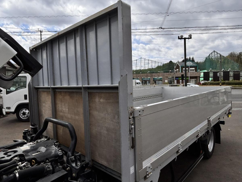 エルフ ワイドロング平ボディー アルミブロック 積載2000kg|中古トラックの販売・買取・査定のアイナビ
