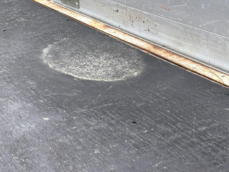 エルフ ワイドロング平ボディー アルミブロック 積載2000kg|中古トラックの販売・買取・査定のアイナビ