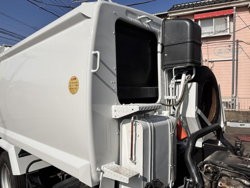 ワイド幅 プレス式パッカー車 極東製5.9立米 積載量3100kg|中古トラックの販売・買取・査定のアイナビ