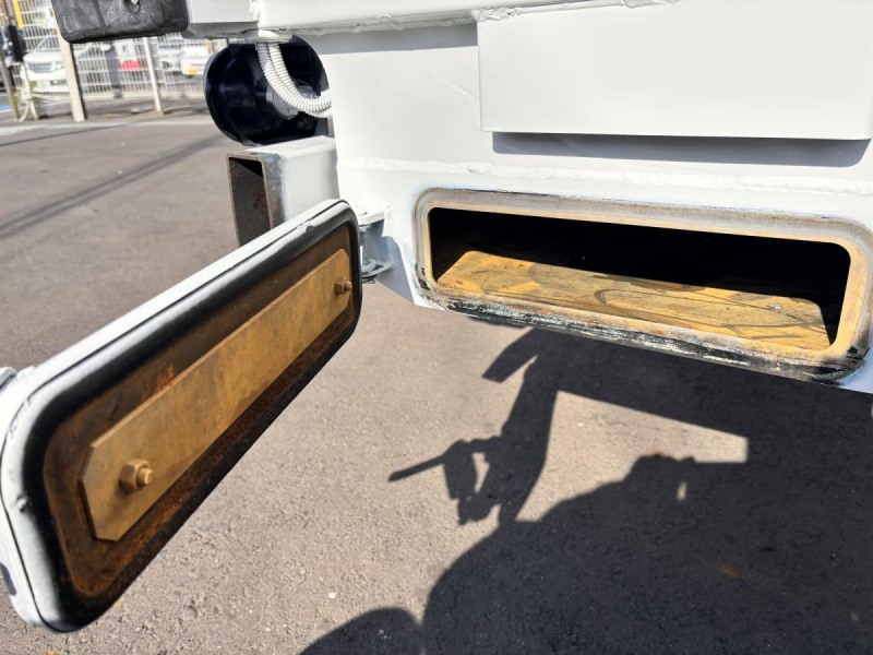 ワイド幅 プレス式パッカー車 極東製5.9立米 積載量3100kg|中古トラックの販売・買取・査定のアイナビ