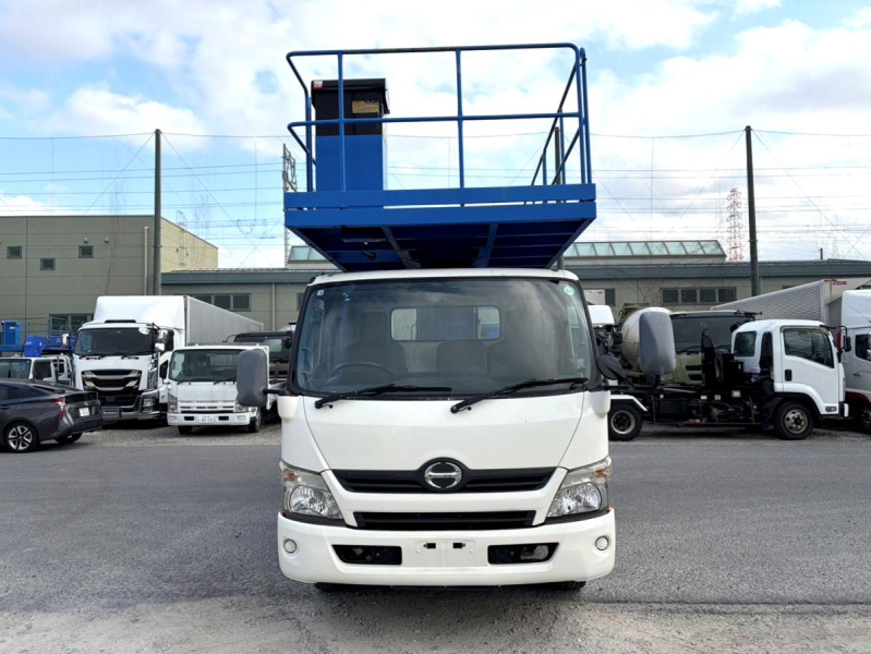 平成23年 日野デュトロ 高所作業車 自動格納付 SKG-XZU710M|中古トラックの販売・買取・査定のアイナビ