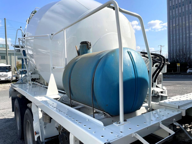 平成26年日野プロフィアミキサーカヤバ製8.7㎥QKG-FS1AKAA|中古トラックの販売・買取・査定のアイナビ