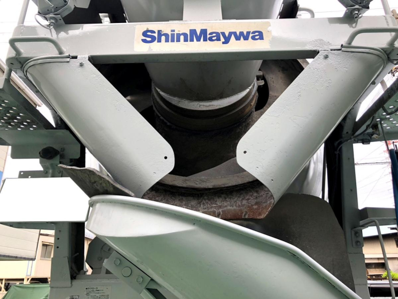 平成18年UDクオンミキサー全塗装ドラム貼替済ADG-CW2XL|中古トラックの販売・買取・査定のアイナビ