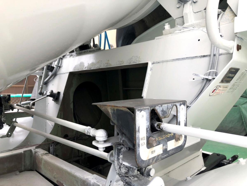 平成18年UDクオンミキサー全塗装ドラム貼替済ADG-CW2XL|中古トラックの販売・買取・査定のアイナビ