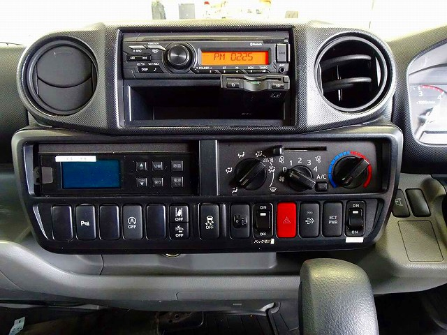 デュトロ1.5tFJL標準セミロング低温冷凍車総重量5t未満|中古トラックの販売・買取・査定のアイナビ