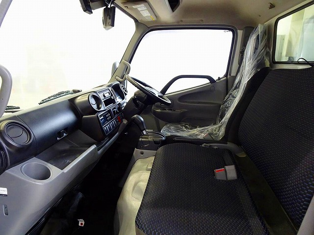 デュトロ1.5tFJL標準セミロング低温冷凍車総重量5t未満|中古トラックの販売・買取・査定のアイナビ