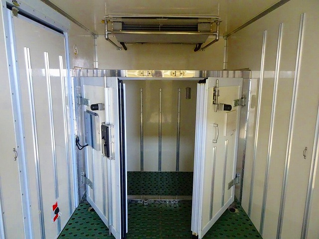 デュトロ1.5tFJL標準セミロング低温冷凍車総重量5t未満|中古トラックの販売・買取・査定のアイナビ