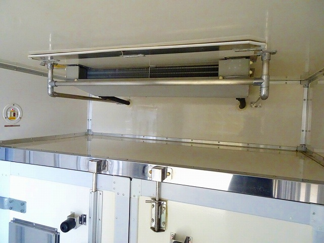 デュトロ1.5tFJL標準セミロング低温冷凍車総重量5t未満|中古トラックの販売・買取・査定のアイナビ