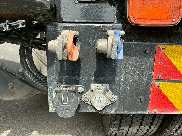 6×43軸2デフダブルヘッドピントルフック牽引|中古トラックの販売・買取・査定のアイナビ