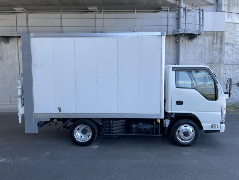 平成28年エルフパネルバンパワーゲート4WD準中型|中古トラックの販売・買取・査定のアイナビ