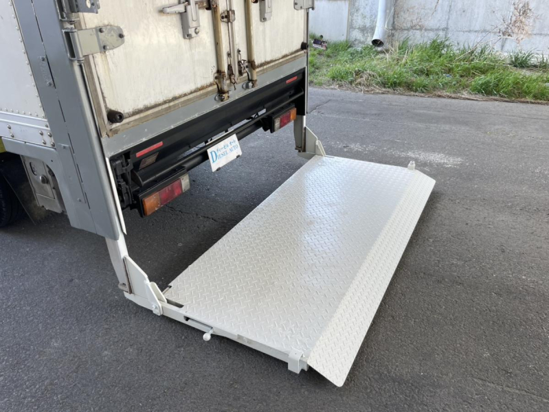 平成28年エルフパネルバンパワーゲート4WD準中型|中古トラックの販売・買取・査定のアイナビ