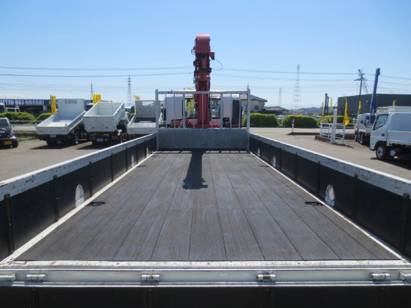 いすゞフォワード4段ラジコンクレーン付|中古トラックの販売・買取・査定のアイナビ