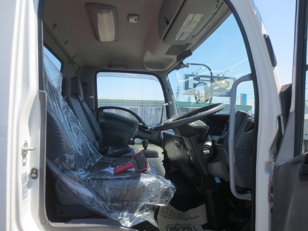 いすゞフォワード4段ラジコンクレーン付|中古トラックの販売・買取・査定のアイナビ