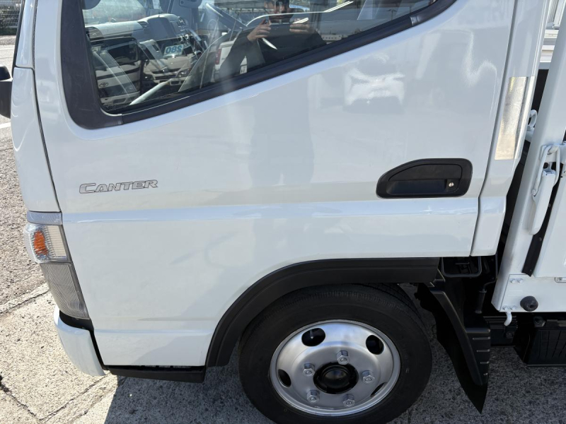 H21キャンター 2t平ボディ|中古トラックの販売・買取・査定のアイナビ