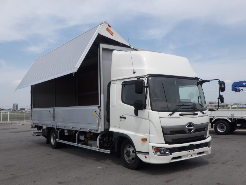 62ワイド 格納ゲート ハイルーフ 後輪エアサス 積載2.25t|中古トラックの販売・買取・査定のアイナビ