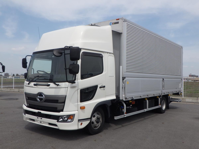 62ワイド 格納ゲート ハイルーフ 後輪エアサス 積載2.25t|中古トラックの販売・買取・査定のアイナビ
