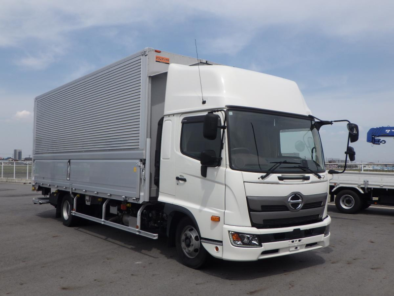 62ワイド 格納ゲート ハイルーフ 後輪エアサス 積載2.25t|中古トラックの販売・買取・査定のアイナビ