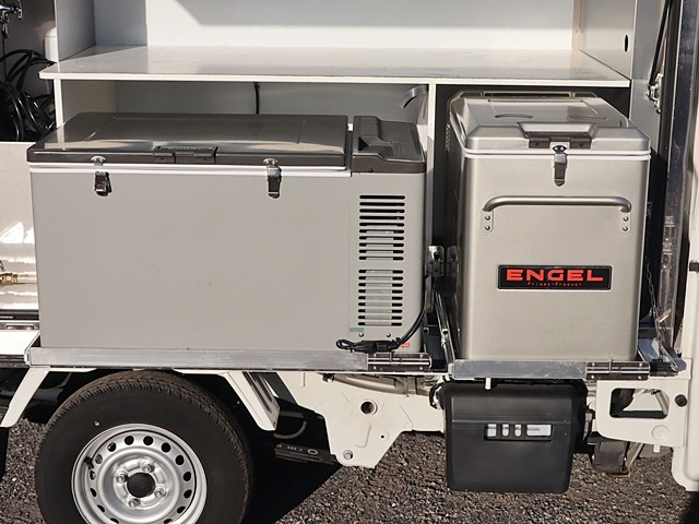 移動販売車 4WD 冷蔵冷凍装置付 AT限定免許対応|中古トラックの販売・買取・査定のアイナビ