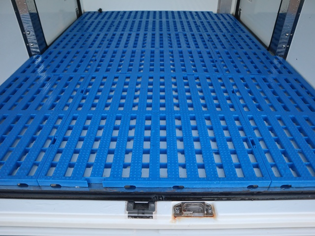 冷蔵冷凍車 積載350Kg AT 中温冷蔵冷凍車ー7℃|中古トラックの販売・買取・査定のアイナビ