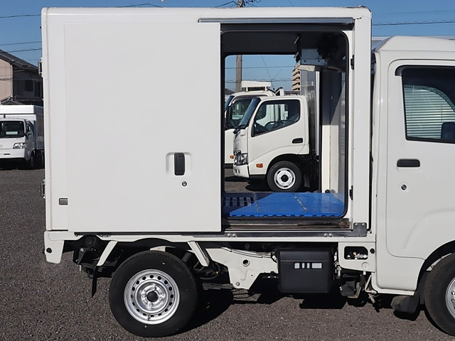 FRP中温冷凍車|中古トラックの販売・買取・査定のアイナビ