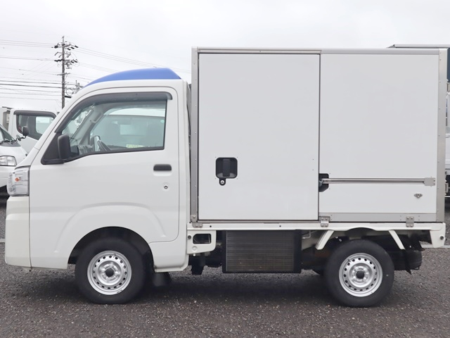 積載350Kg カラーアルミ中温冷凍車 デンソー冷凍機|中古トラックの販売・買取・査定のアイナビ