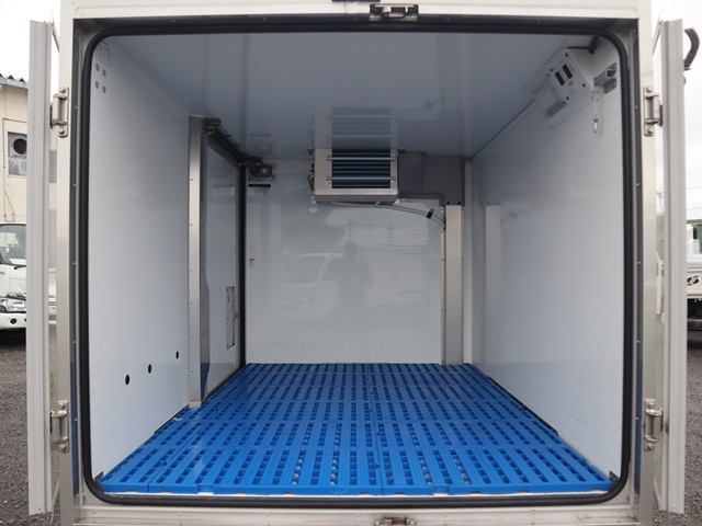 積載350Kg カラーアルミ中温冷凍車 デンソー冷凍機|中古トラックの販売・買取・査定のアイナビ