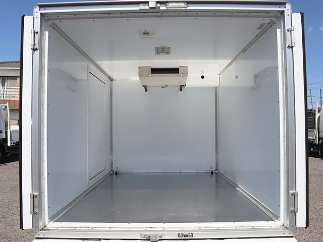 冷蔵冷凍車|中古トラックの販売・買取・査定のアイナビ