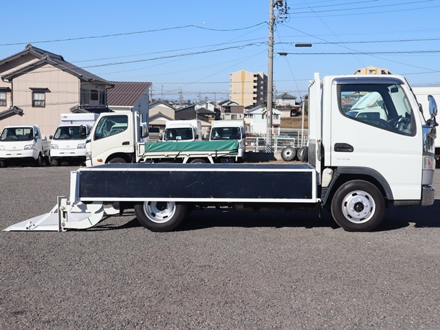平ボディ　パワーゲート　積載1500kg　極東開発|中古トラックの販売・買取・査定のアイナビ