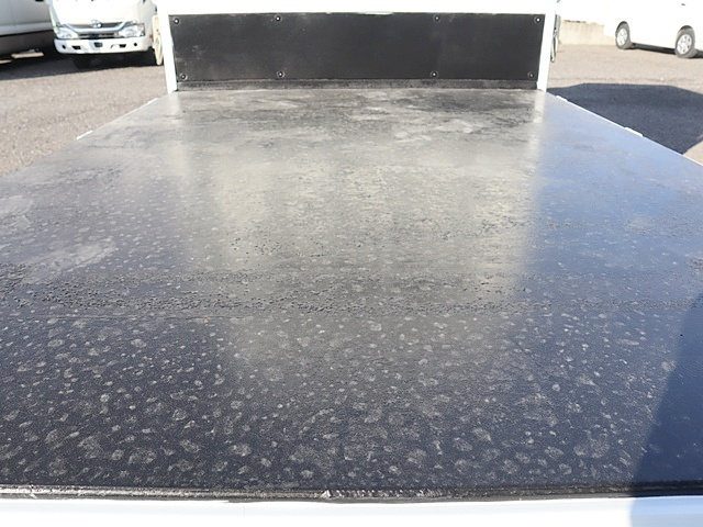 Wキャブ全低床 積載2t 平ボディ 車両総重量4610kg|中古トラックの販売・買取・査定のアイナビ