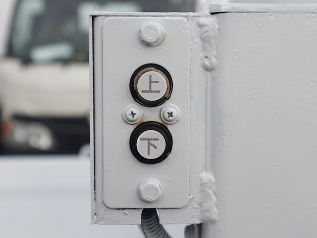 DX 平ボディ 積載350KG 垂直式パワーゲート AT|中古トラックの販売・買取・査定のアイナビ