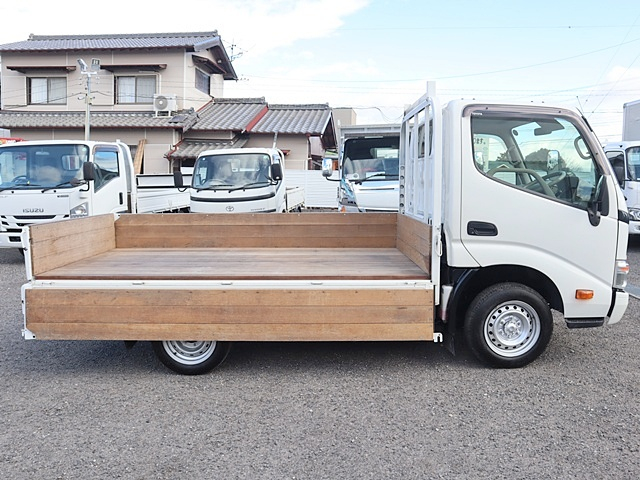 平ボディ　積載1200kg　新普通免許対応|中古トラックの販売・買取・査定のアイナビ
