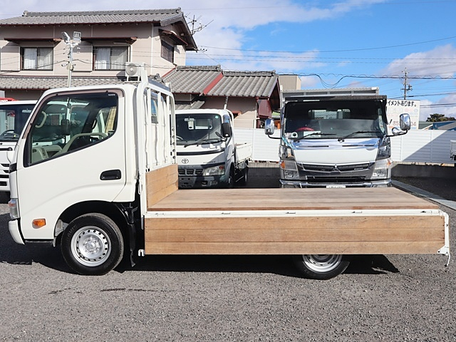 平ボディ　積載1200kg　新普通免許対応|中古トラックの販売・買取・査定のアイナビ