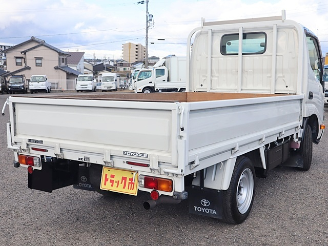 平ボディ　積載1200kg　新普通免許対応|中古トラックの販売・買取・査定のアイナビ