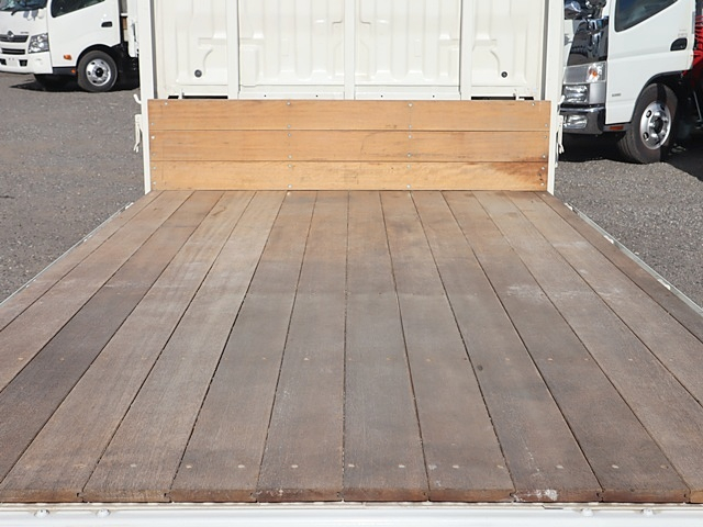 平ボディ　積載1200kg　新普通免許対応|中古トラックの販売・買取・査定のアイナビ
