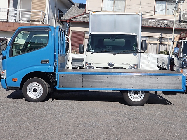 平ボディ　シングルジャストロー　積載1.45t|中古トラックの販売・買取・査定のアイナビ