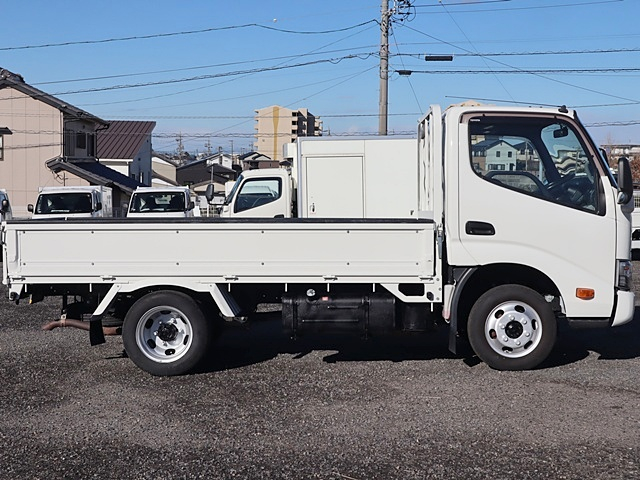平ボディ　積載1350kg　標準10尺|中古トラックの販売・買取・査定のアイナビ